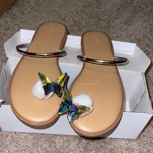 Brand new! Never worn sandals!!